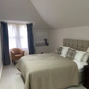 Merchiston Apartment